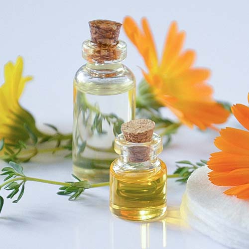 aromathérapie pot de crème composés aromatiques extraits de plantespharmacie Rose